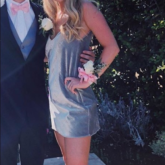 PROM DRESS - Picture 3 of 3